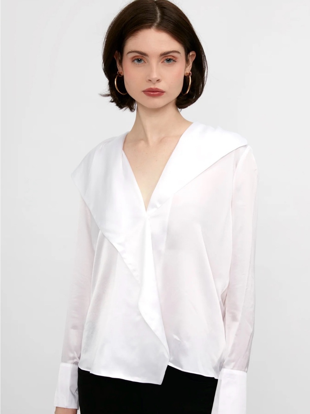 LAGENCE Jaslynn 100% Silk Blouse Ivory Cream Open Collar Sz Small Quiet Luxury